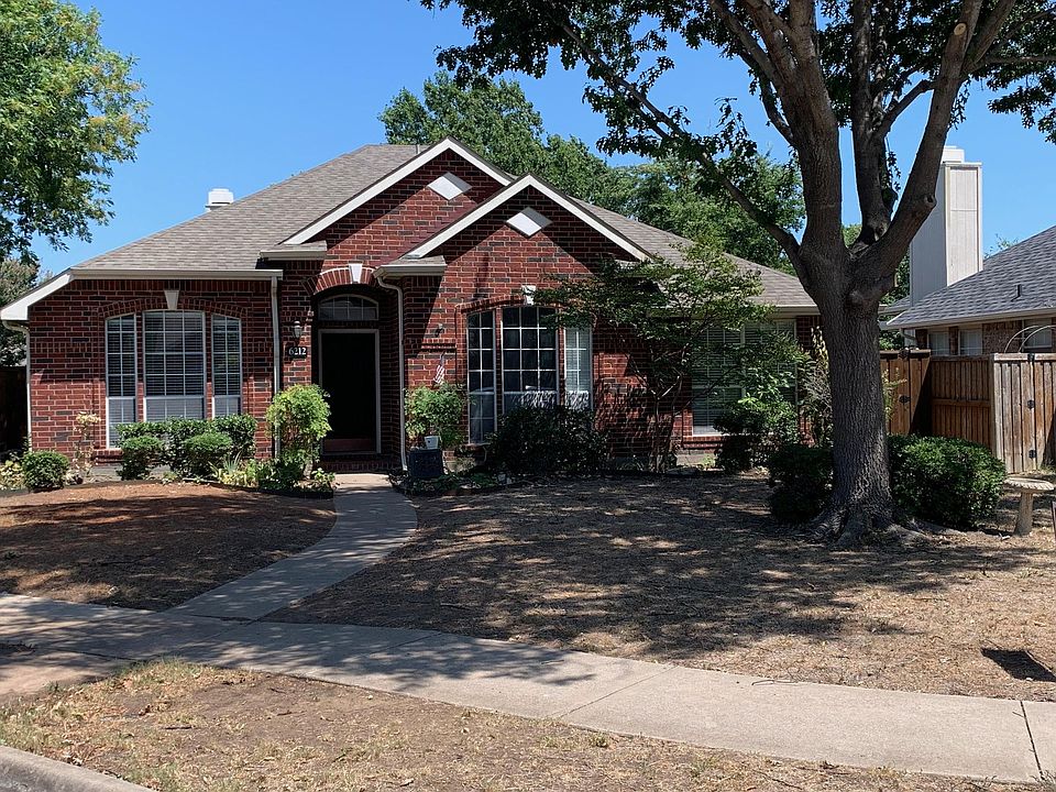 Front of House
Very private cul de sac lot