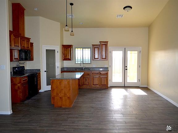 3rd image of 385 N Amarely Ave