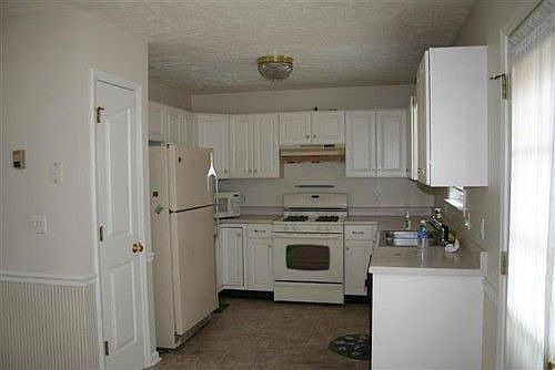 3rd image of 309 Alexis Dr