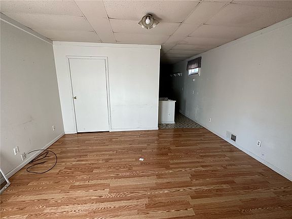 5th image of 425 Wampum Ave