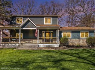 5147 Lake Grove Dr, White Lake, MI