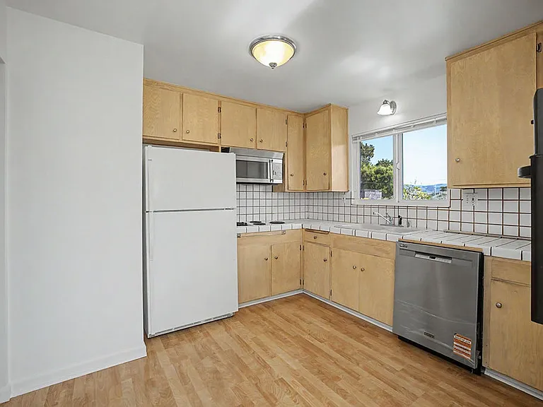 1119 Sunnyhill Ct — Photo 9
