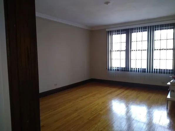 6744 W 19th St #1E, Berwyn, IL 60402