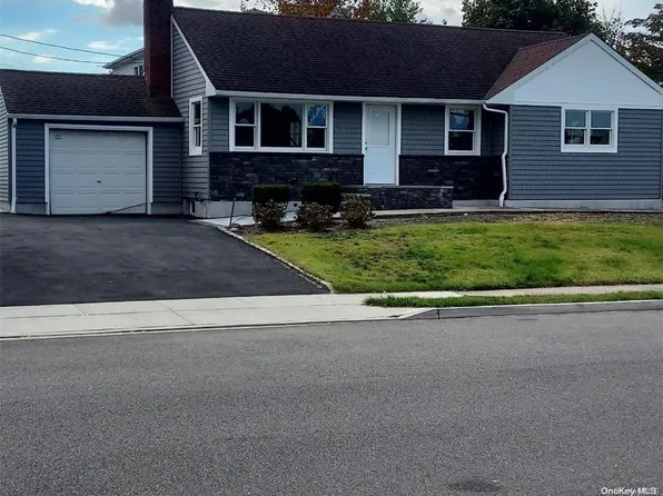 2 Hoagland Avenue, Syosset, NY 11791