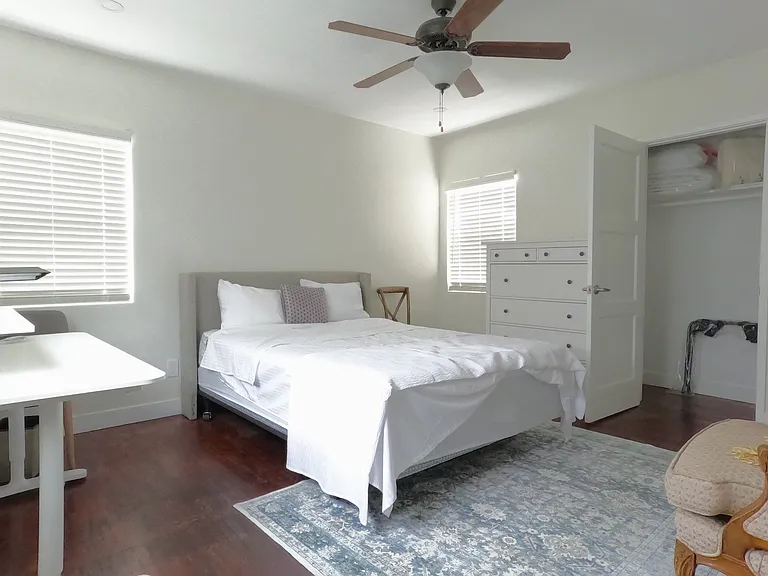 2421 Alcazar St — Photo 15