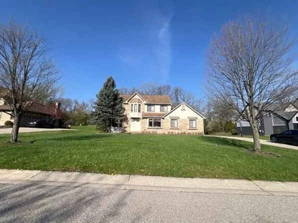 5068 W Pond Cir, West Bloomfield, MI 48323