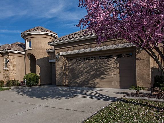 3rd image of 1560 Diamond Woods Cir