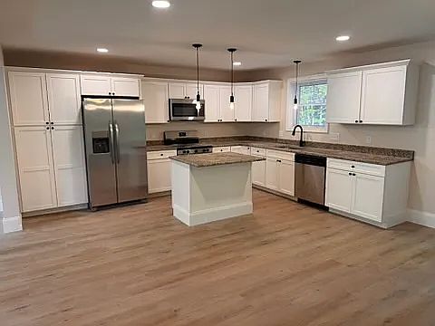 2nd image of 546 Main St #1
