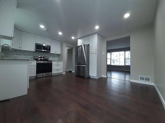3rd image of 5708 Greenlawn Dr