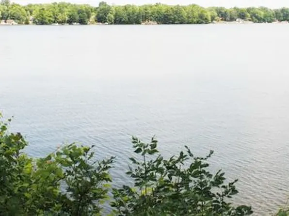 2658 N Peterson Dr, Sanford, MI 48657