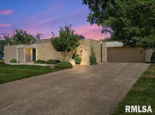 2420 E Columbia Ave, Davenport, IA 52803