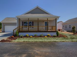 41 Day Lilly Ct, Hendersonville, NC 28739