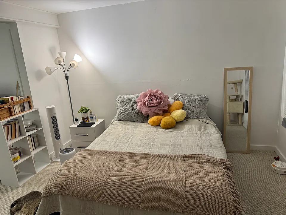 33 Floyd Ave #5