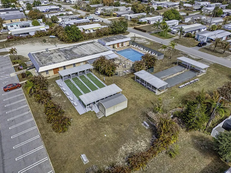 8420 SE Eagle Ave — Photo 43