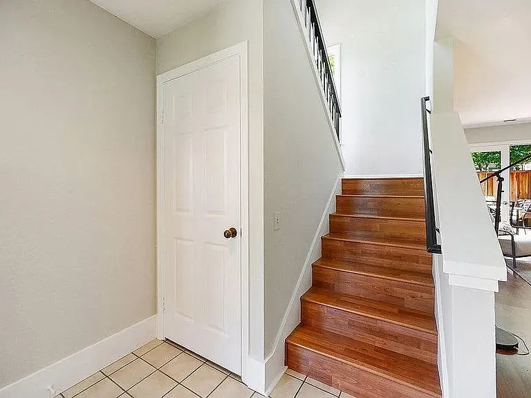 552 Centre Ct — Photo 10