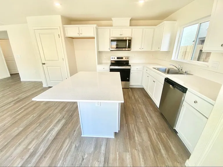 18503 Orilla St — Photo 7