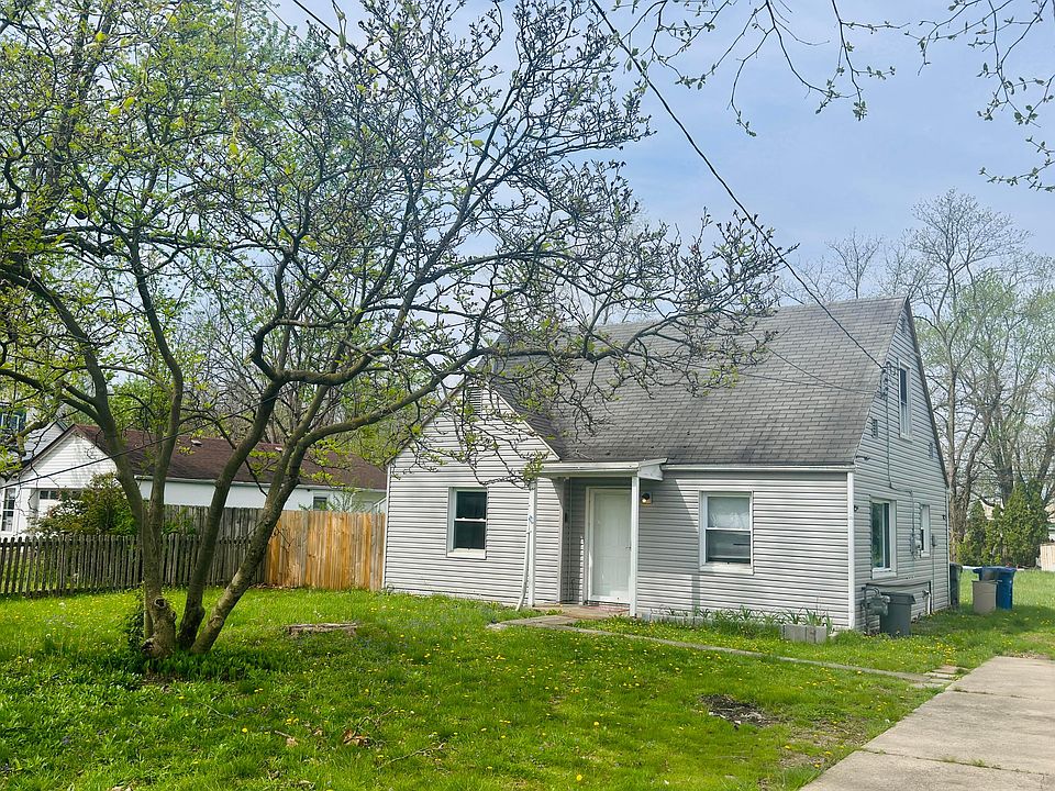 1st image of 1349 Crest Rd