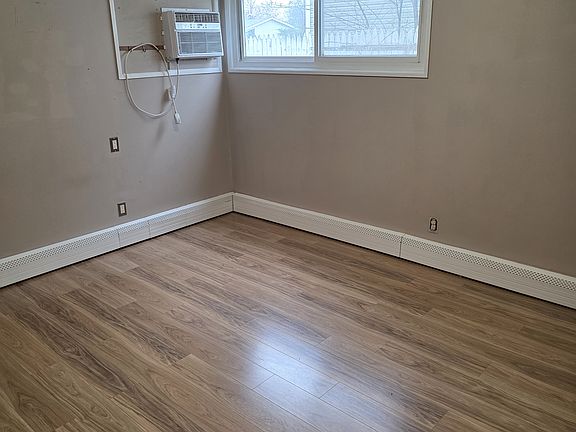2nd image of 14 Winthrop Rd