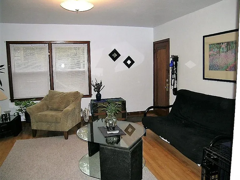 2737 Commercial Ave #1 — Photo 4