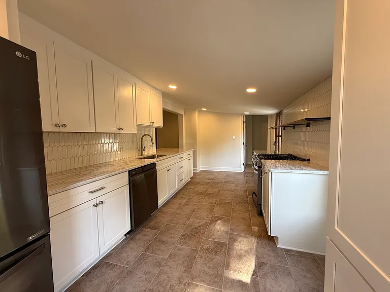 5205 Park Ave — Photo 9