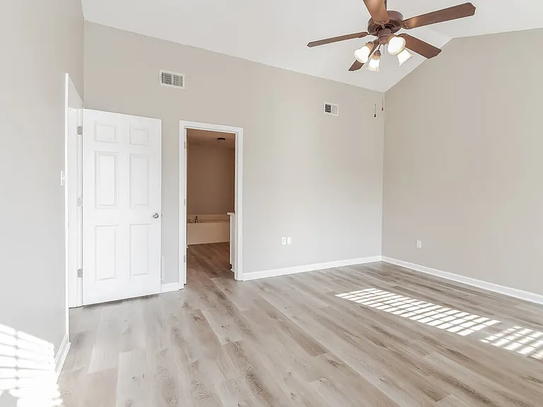 8169 Manhatten Dr — Photo 9