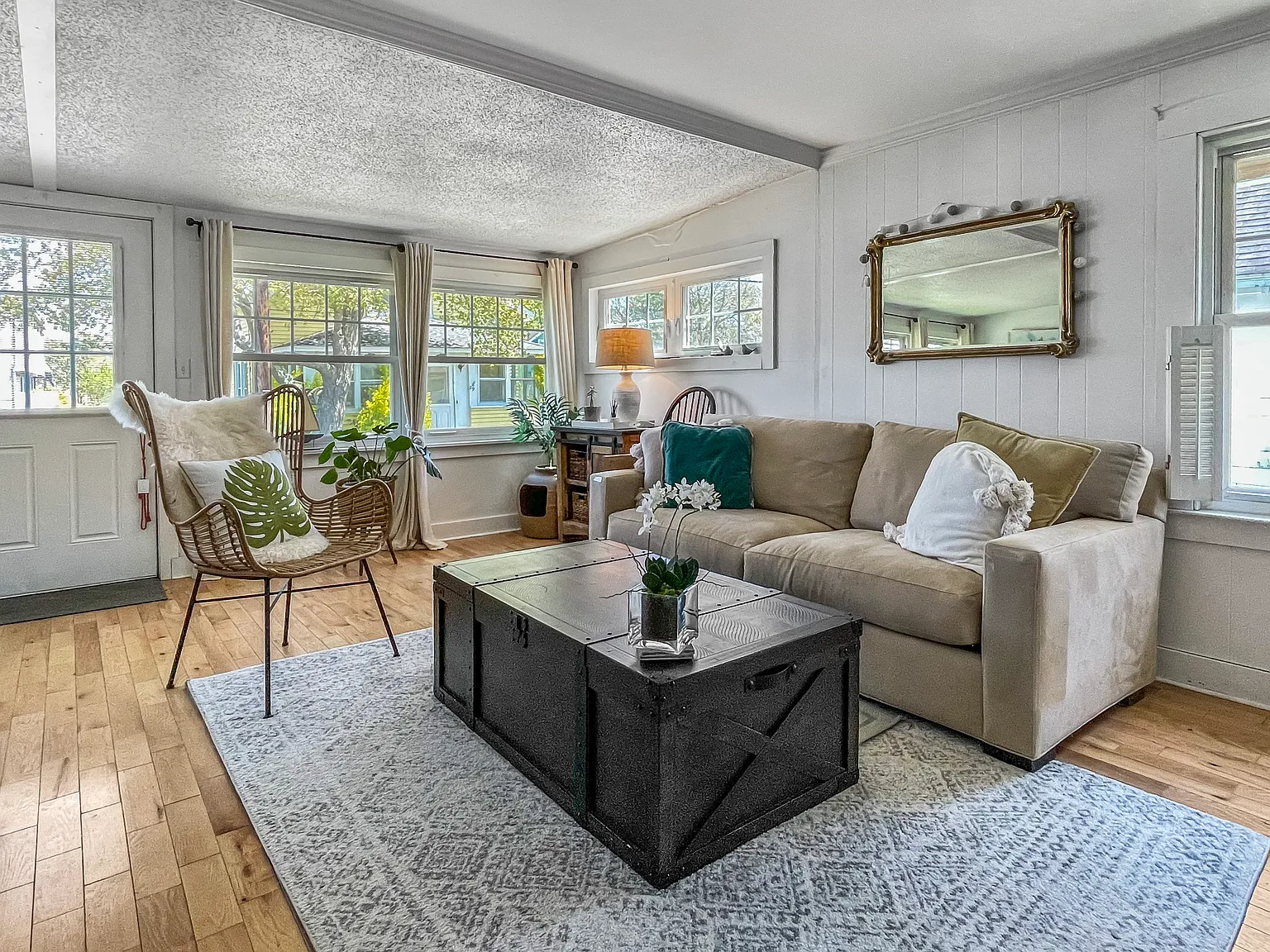 2 bed, 752 sqft, $3,350 — Photo 3
