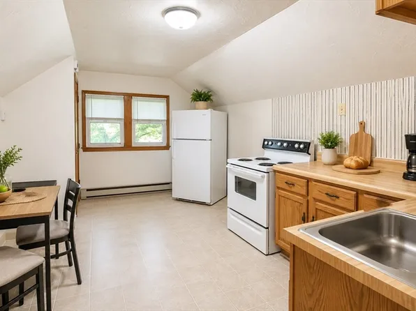 109 Green Hill Pkwy, Worcester, MA