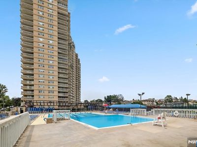 555 North Ave APT 23-C, Fort Lee, NJ, 07024