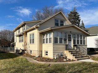 218 S Main St, Mount Prospect, IL 60056