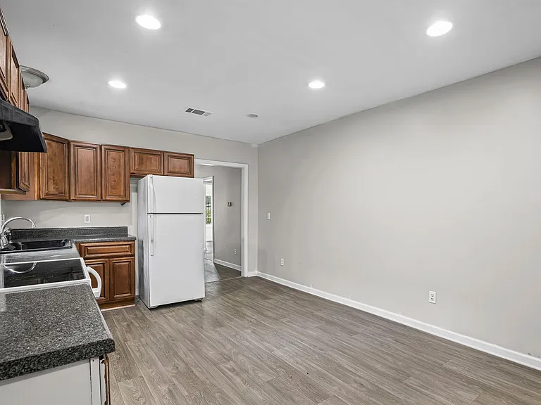 1005 Westmoor Dr NW #A — Photo 10
