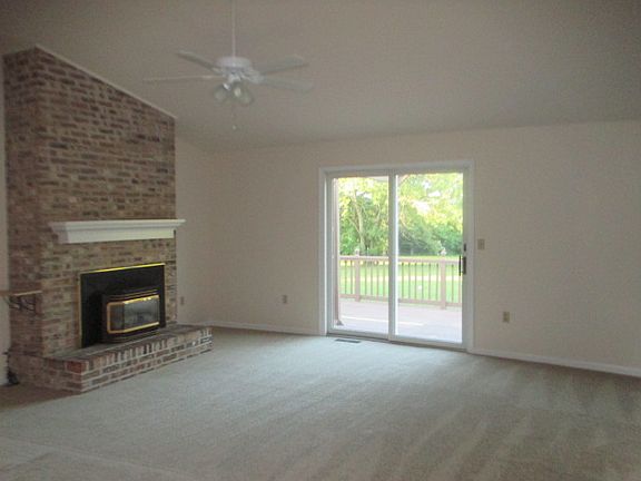 3rd image of 27849 Cross Creek Dr