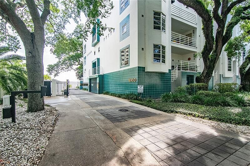 1st image of 4950 Bayshore Blvd APT 11