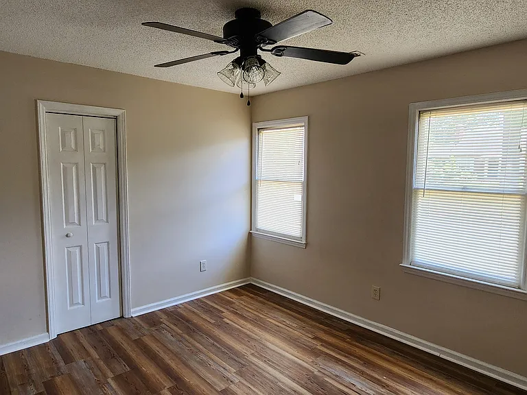2110 Twin Ave #B — Photo 11