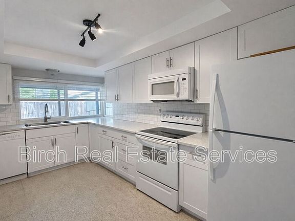 4th image of 3319 Williamsburg Loop