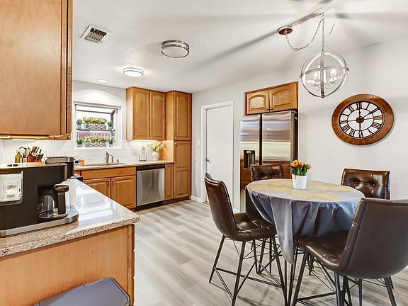 3rd image of 2040 Kellogg Way