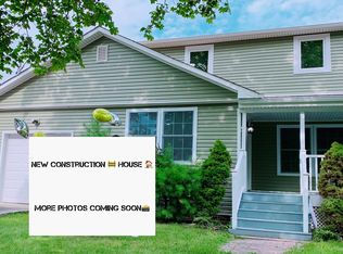 17 Minerva Ln, Centereach, NY 11720