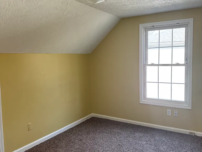 10511 Hillpark Dr — Photo 11