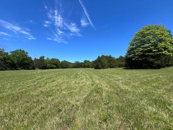 2825 Oregon Rd, Milton, TN 37118