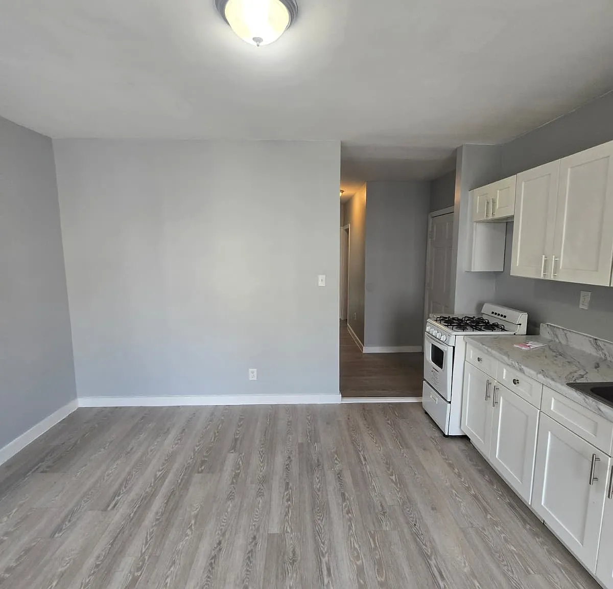 3 bed, $2,100 — Photo 2