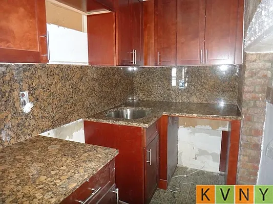 Rented by KVNY Soho | media 3