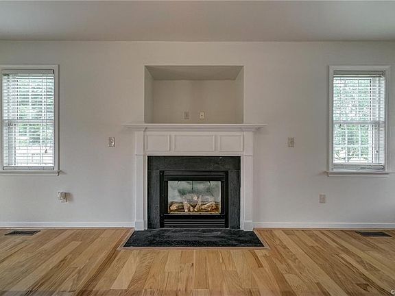 3rd image of 6474 Harbor Dr