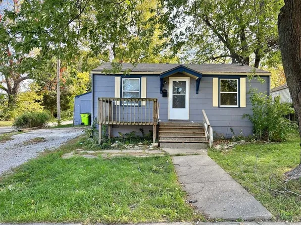 205 N Lake Ave, Harrisonville, MO 64701