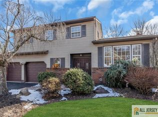 7 Nightingale St, Edison, NJ 08820