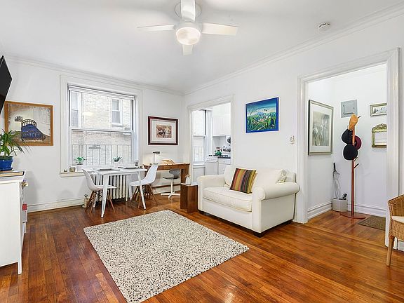 2nd image of 59 Pineapple St APT 2J