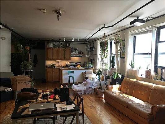 Rented by R New York | media 78