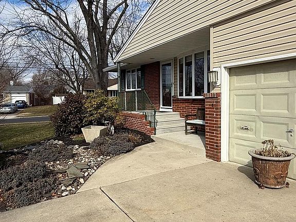 5th image of 1001 Rydal Rd