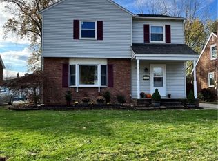 28402 Forest Rd, Eastlake, OH 44095