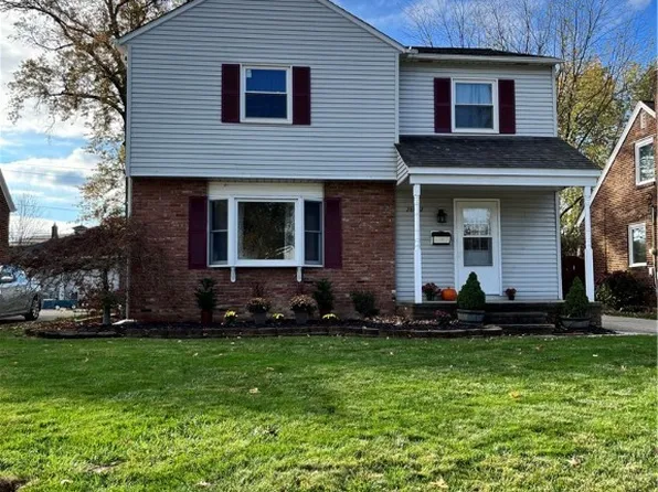 28402 Forest Rd, Willowick, OH 44095