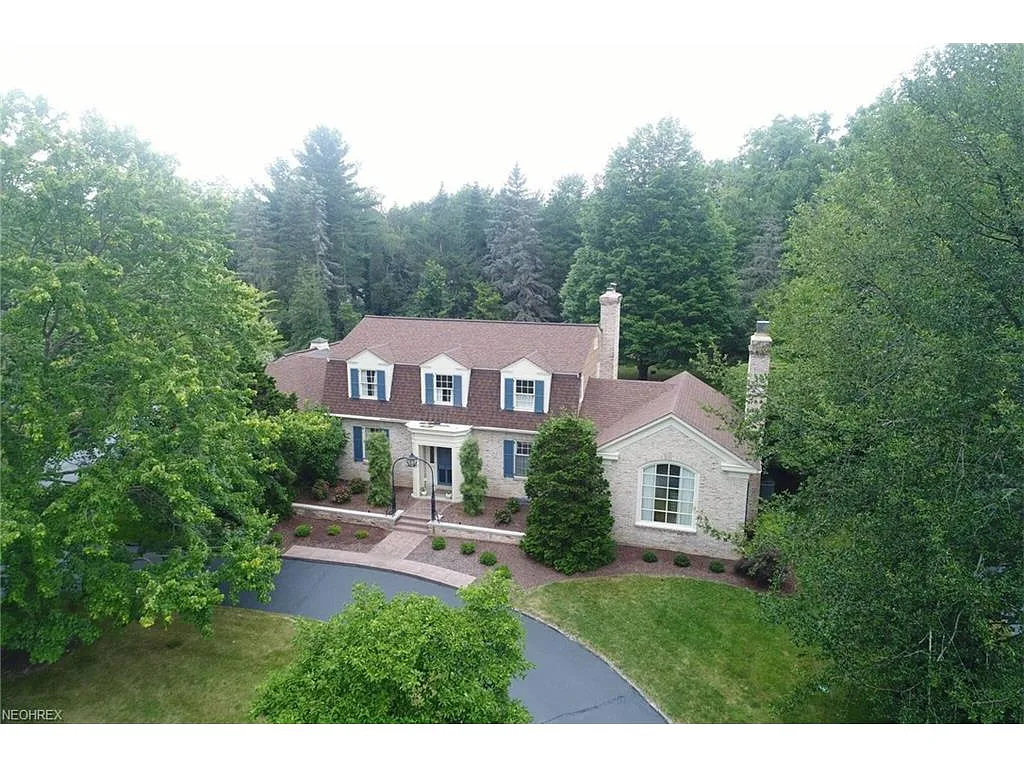 190 Newport Dr photo 1