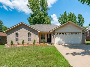 1302 High Meadow Dr, Jacksonville, AR 72076